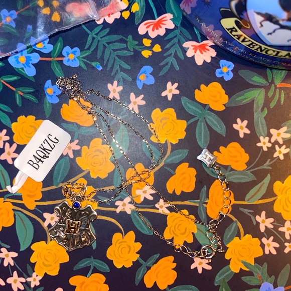 Charmed Aroma Sterling Silver Harry Potter Ravenclaw Hogwarts Emblem Necklace - Picture 1 of 4